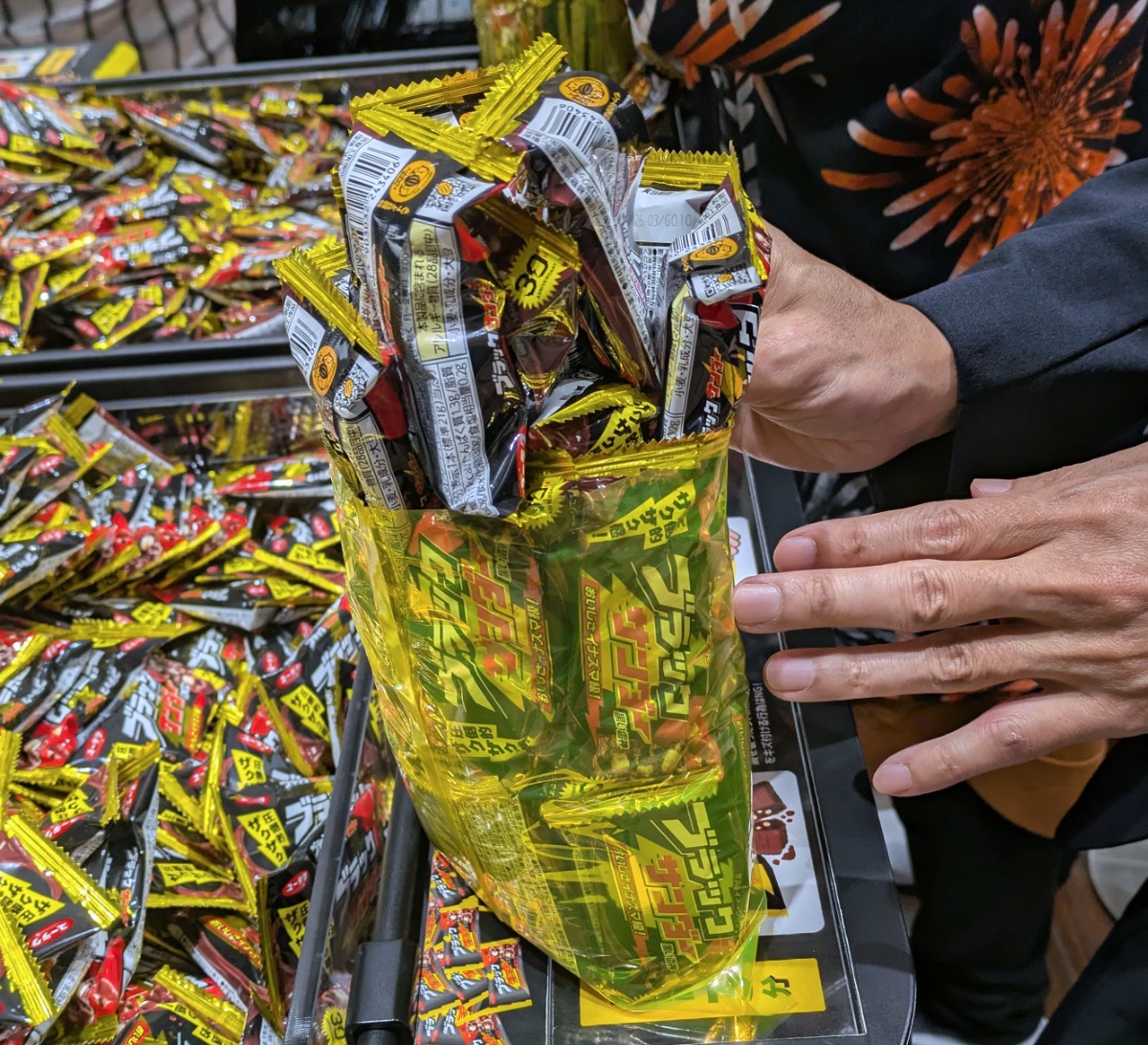 Mr. Sato visited Black Thunder's new factory, but was mostly