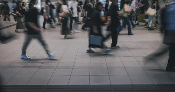 Japan's 'Bumping Men' Phenomenon: Safety Concerns Rise