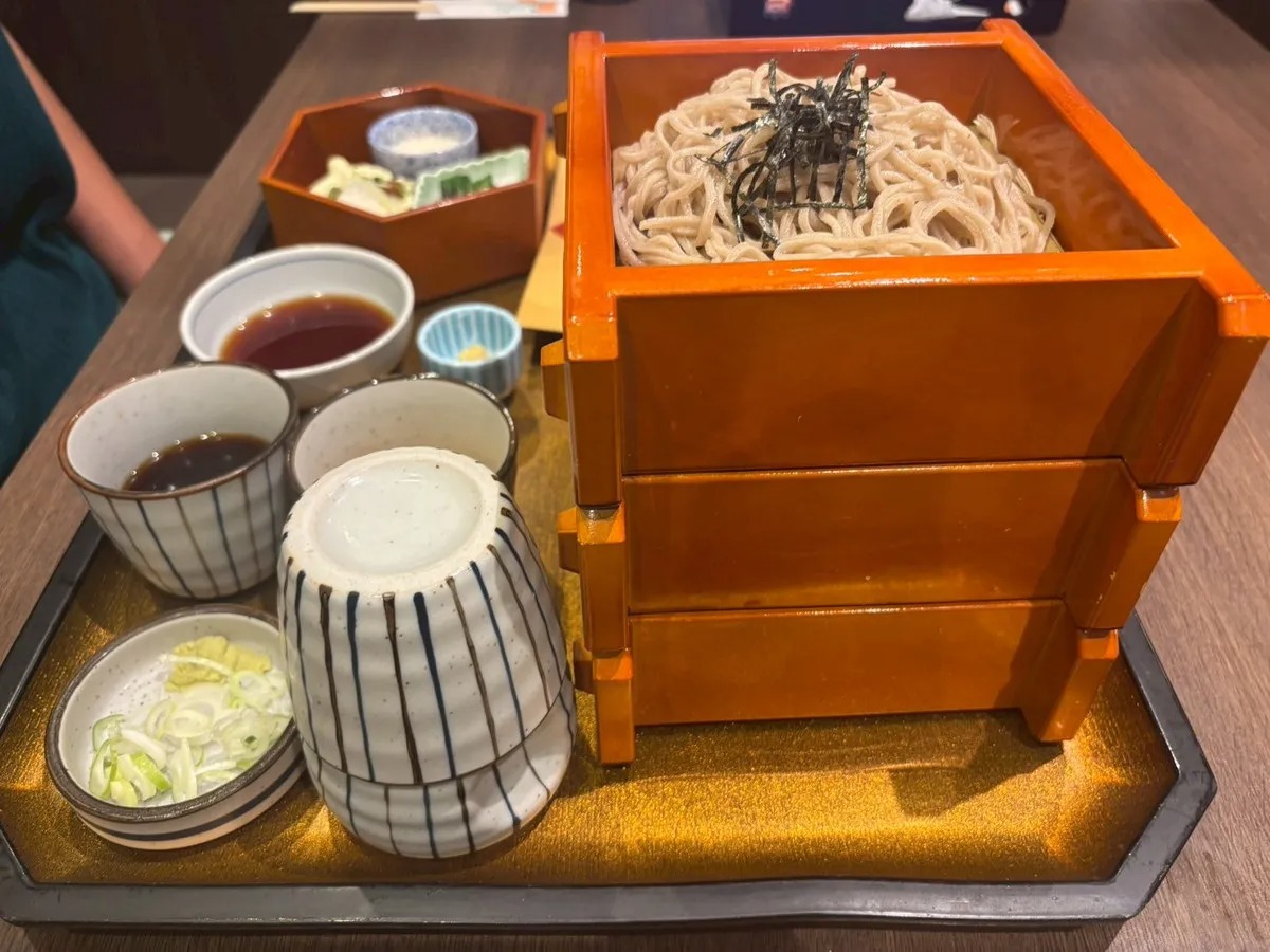 One woman versus endless noodles in this Japanese restaurant’s all-you-can-eat event