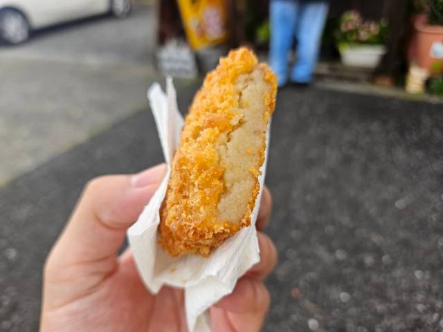 Japanese retro croquette store stands strong against the winds of