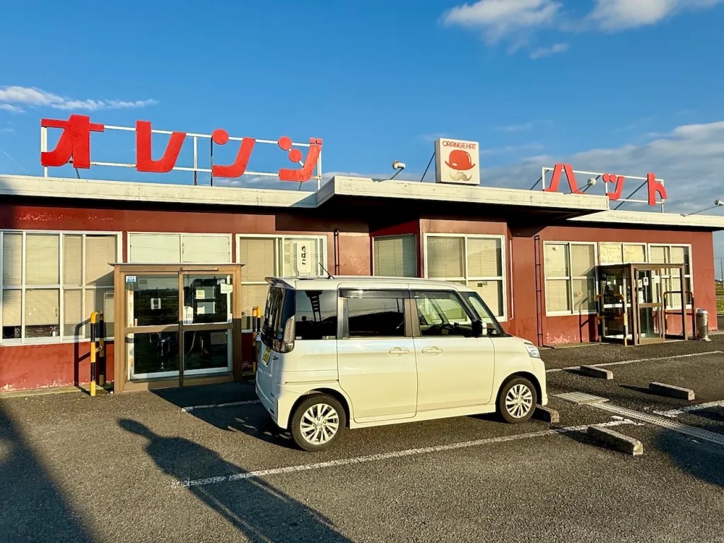 Time-slipping travel at a roadside retro spot in northern east
