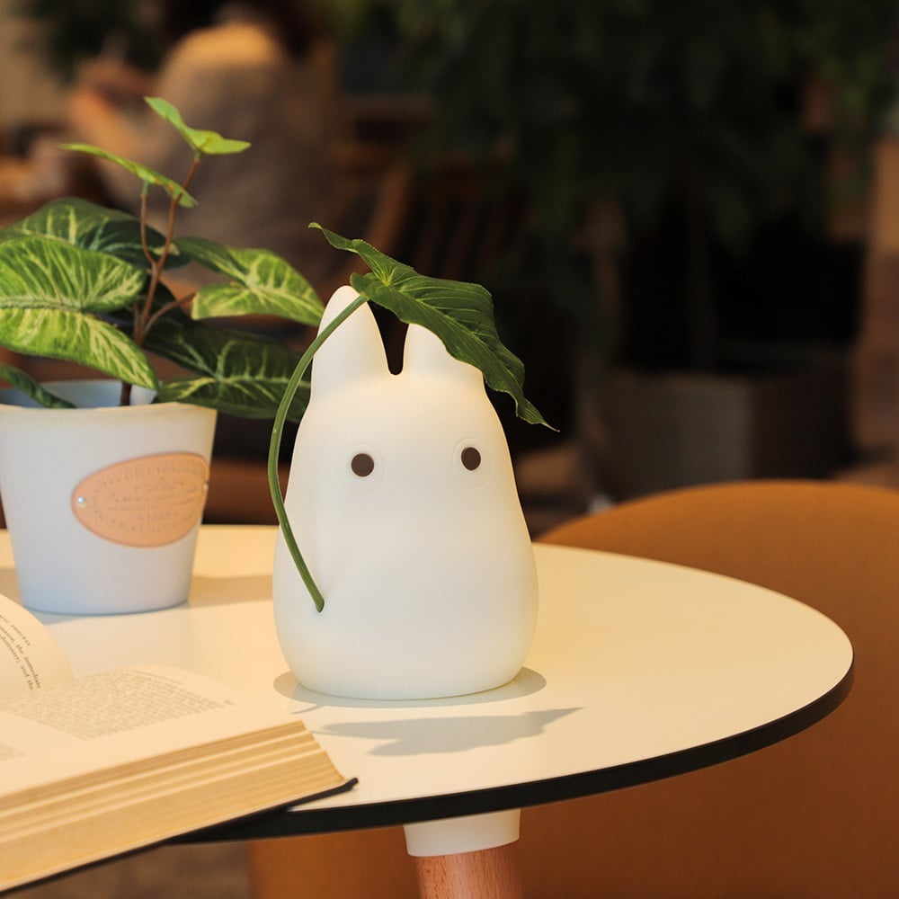 所ジョージ　となりのトコロのNISSEKI ONE UP CARDトコロライト Adorable Totoro lamp is here to make us ooh, aah, and learn what