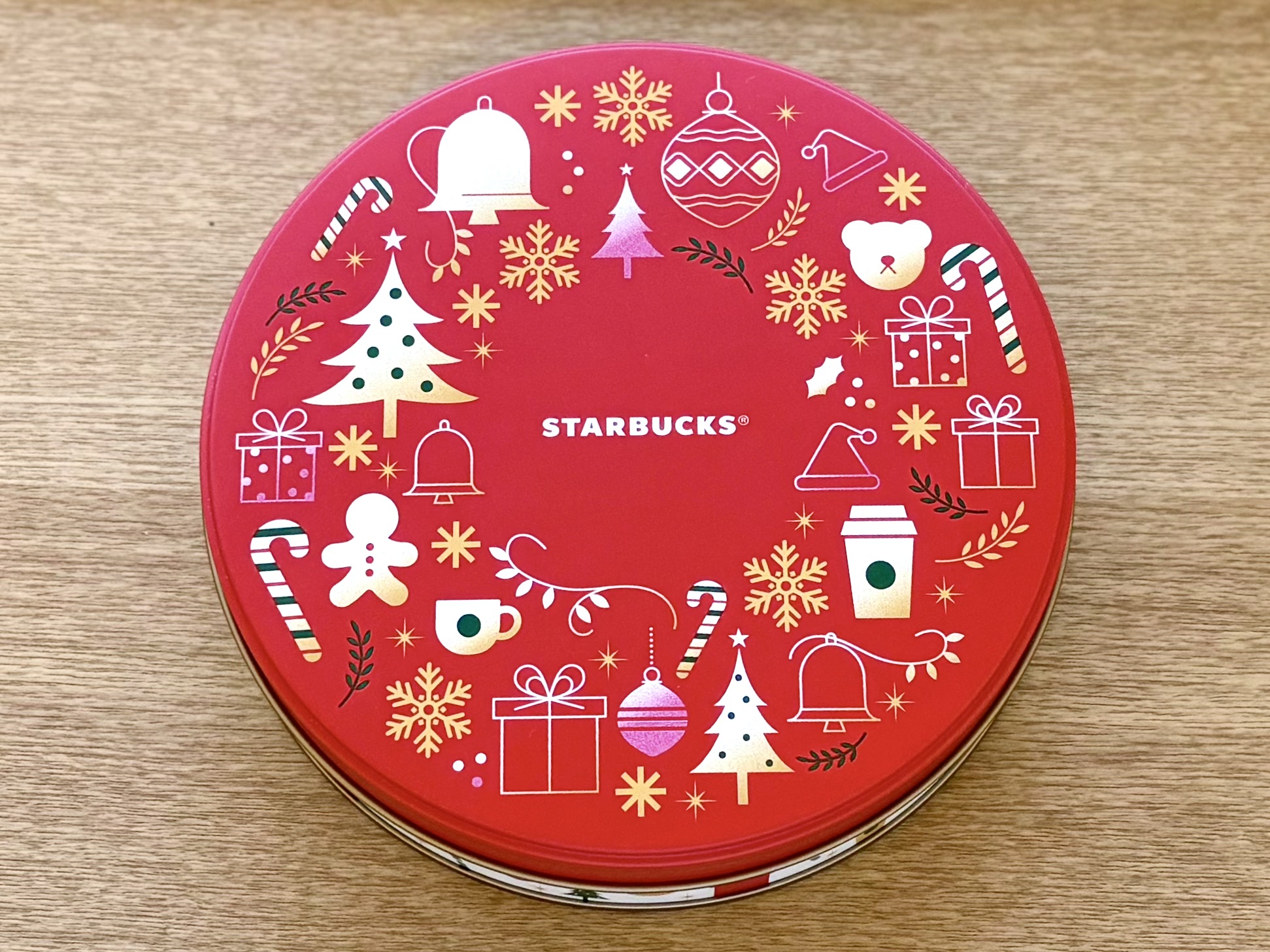 Starbucks Japan celebrates Christmas with multipurpose gingerbread