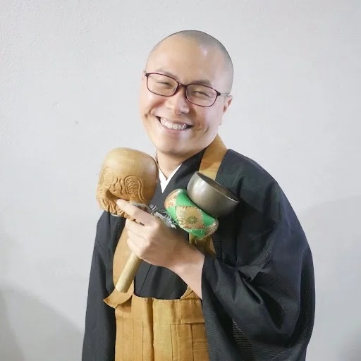 J-horror classic Ring 2 airing on Japanese TV with Zen monk