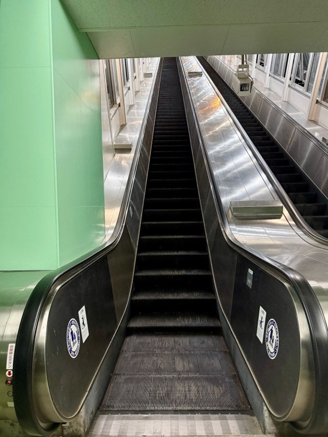 What's at the top of this giant escalator in Japan? | SoraNews24