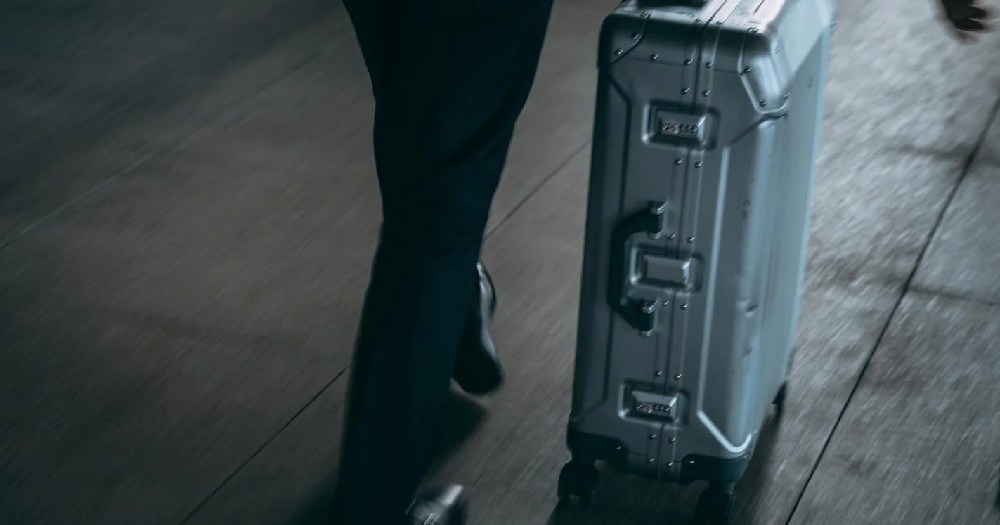 Three robbery attempts, all connected to Hong Kong currency exchange, take place within 14 hours of each other.