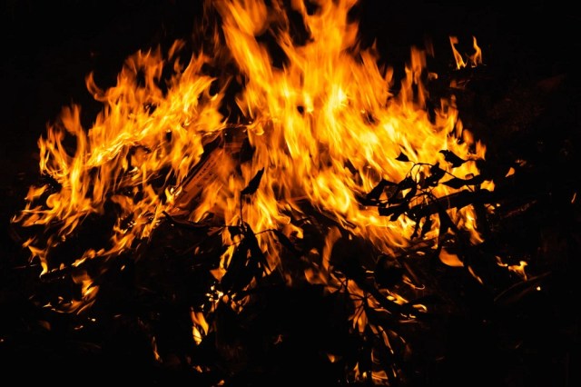Japanese man drives truck that’s on fire directly to fire station, drops flaming potatoes[Videos]