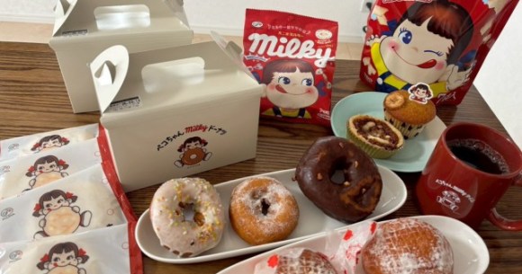Peko-chan Milky Time Cafe opens in Chiba and we go to check out all of the pastries and merch