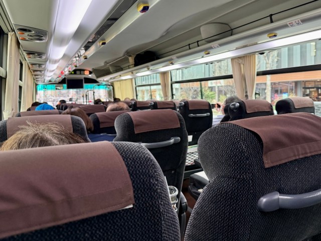 Japanese kindness restores our faith in humanity after a highway bus accident in Tokyo