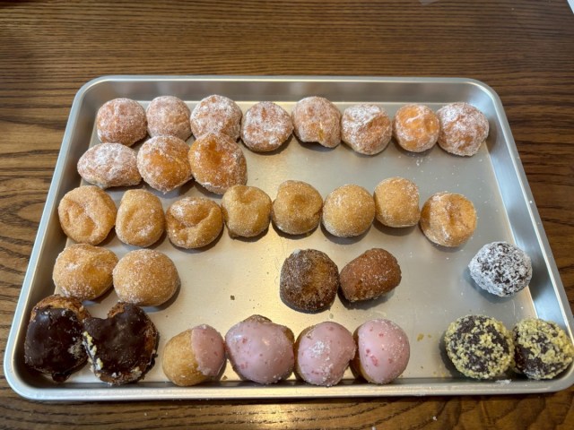 How many doughnuts can you pack in a Mister Donut all-you-can-pack