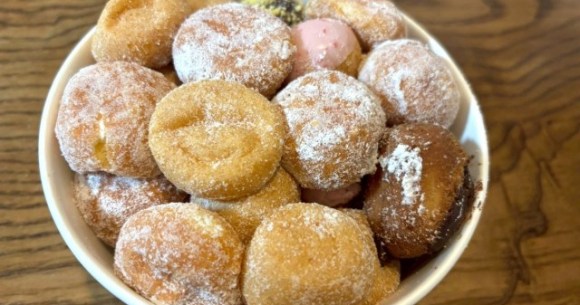 How many doughnuts can you pack in a Mister Donut all-you-can-pack deal?