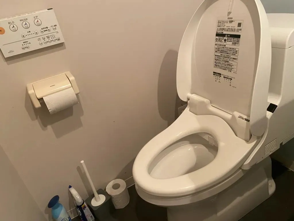 Public restrooms in Osaka to get in-stall video screens with ads