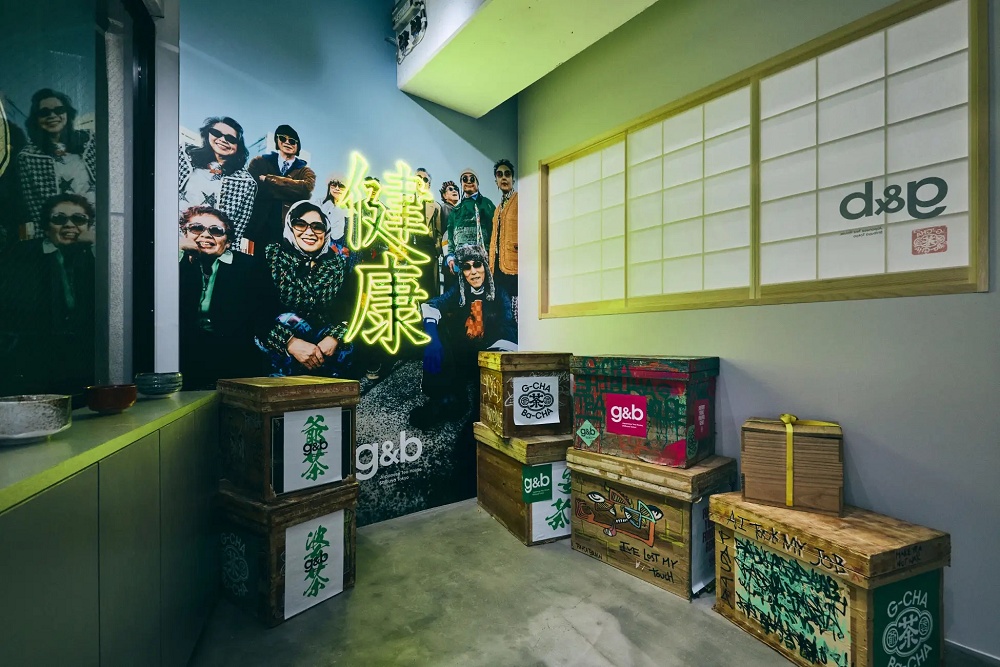 New cafe in trendy Tokyo neighborhood is staffed by grannies and grandpas with average age of 73