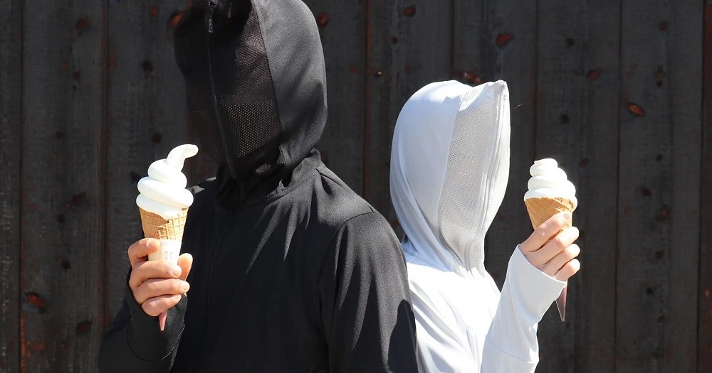 Japan’s full-facemask Ninja Parka still lets you eat ice cream[Photos]