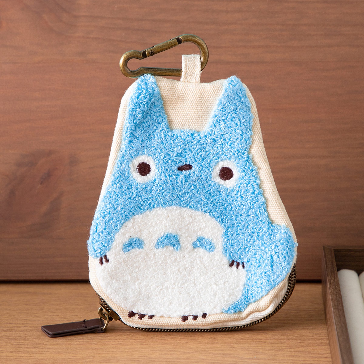 New Totoro carabiner pouches are ready to clip/tag along with you