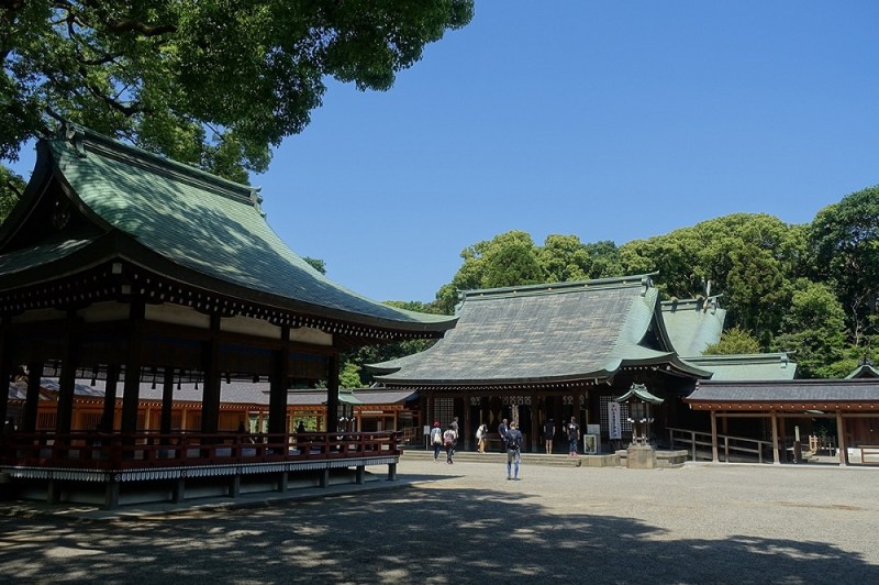 Shinto shrine’s night sky firefly sweets are Japan