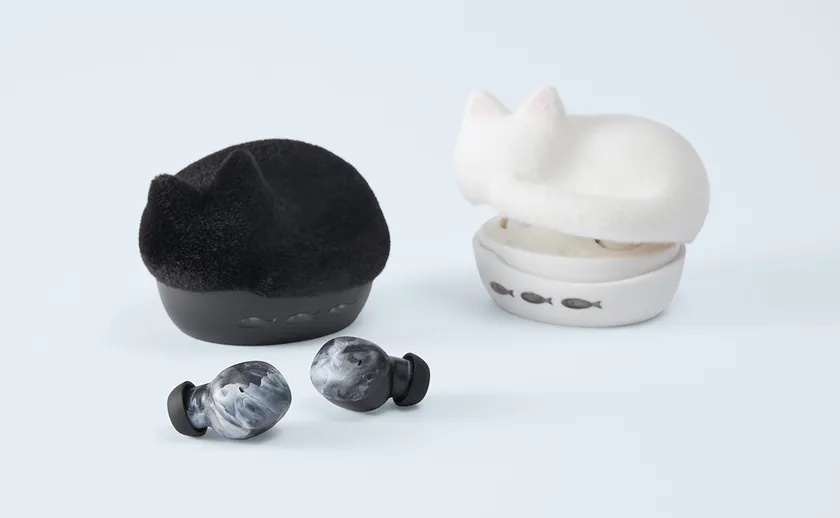 Japan's new pettably fuzzy cat-shaped earbud chargers meow to let