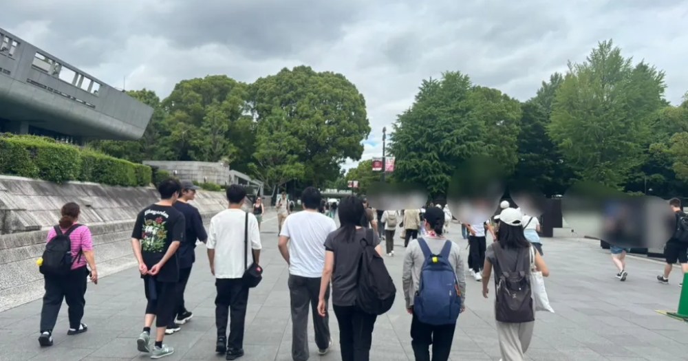 What’s it like to join Tokyo’s walking-and-talking-with-strangers club for a day?