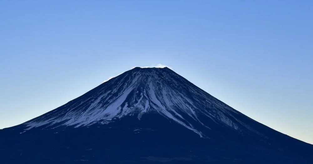 7-year-old boy left behind on Mt. Fuji by his own dad