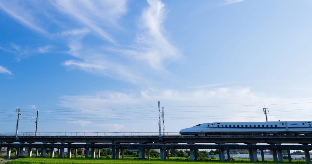 Tokaido Lumière Express: Stay overnight inside the Shinkansen from Osaka to Tokyo