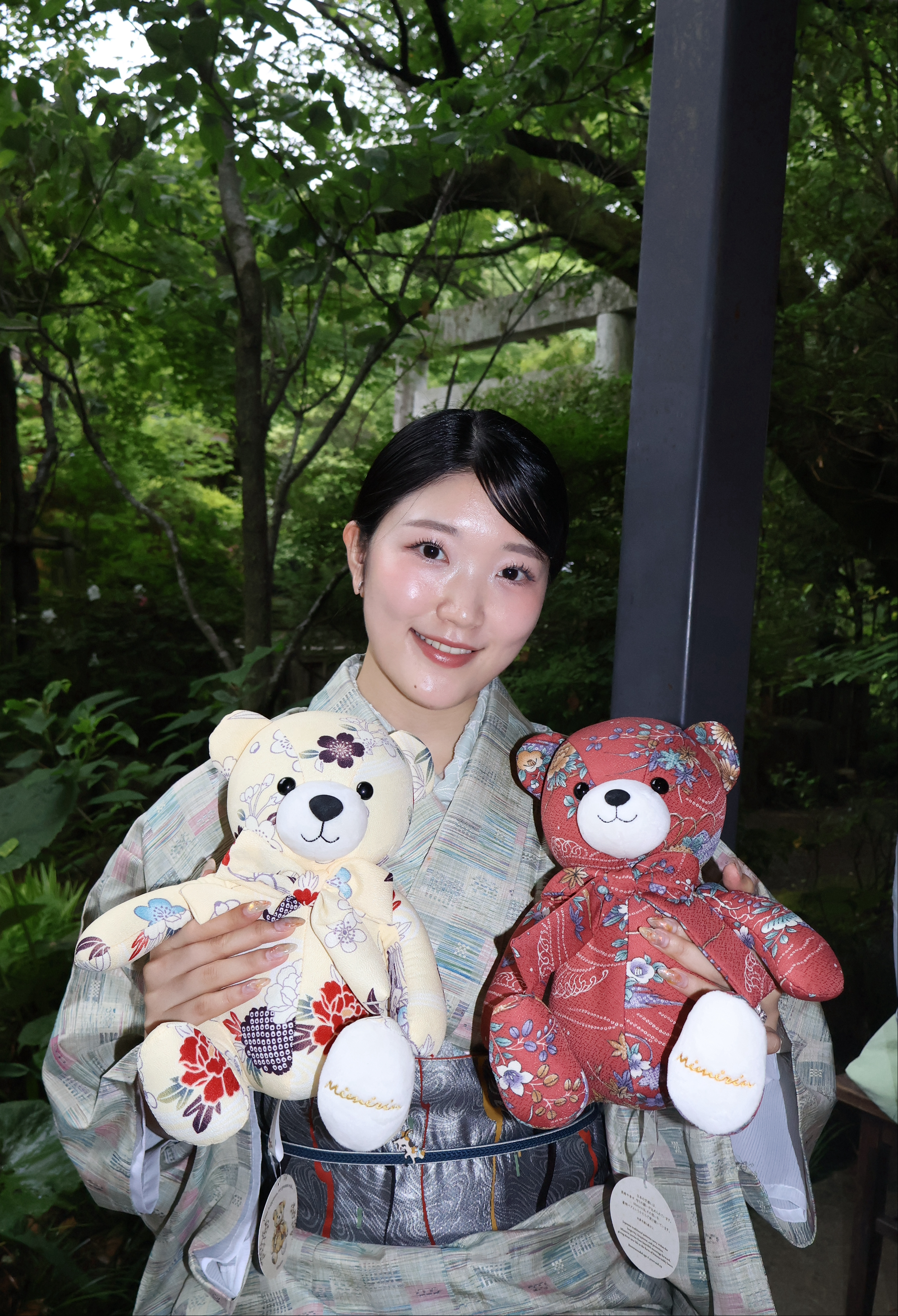 Kyoto shop turns traditional Japanese kimono into teddy bears