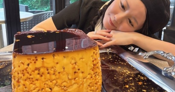 Japanese pudding gets a massive big-eats upgrade at this Tokyo cafe