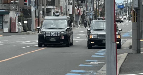 Tokyo to repaint streets over rule that makes it impossible for cars to pass bicycles