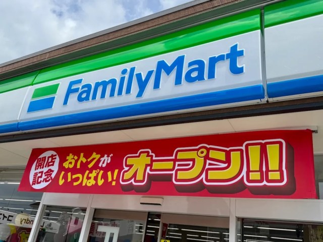 Foreign sports team competing in Japan finds critical uniform item at convenience store Foreign sports team competing in Japan finds critical uniform item at convenience store