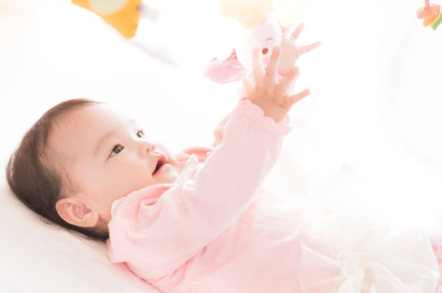 Sendai Bank gifts babies their weight at birth in money upon opening a new bank account Sendai Bank gifts babies their weight at birth in money upon opening a new bank account