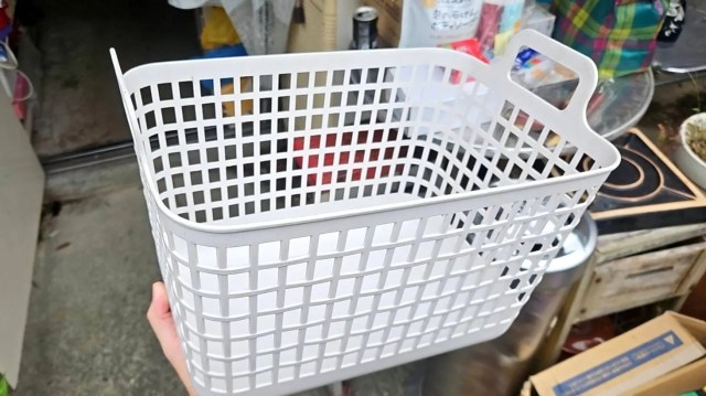We hunt for treasure at an all-you-can-stuff Kanagawa secondhand shop for just 1,000 yen