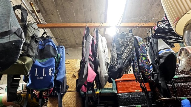 We hunt for treasure at an all-you-can-stuff Kanagawa secondhand shop for just 1,000 yen